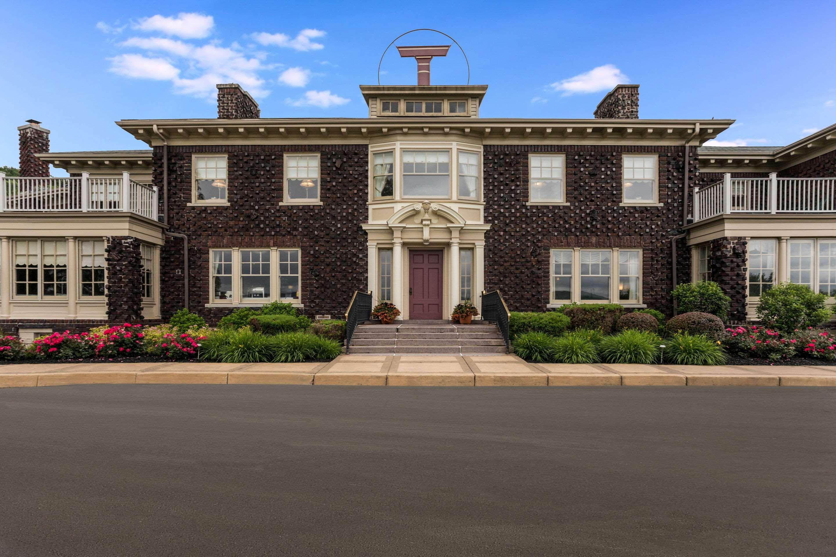 Traditions Hotel & Spa, Ascend Hotel Collection Johnson City Exterior photo
